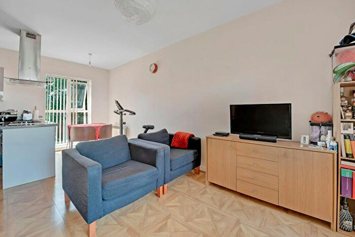 2 Bedroom Flat To Rent In Champness Road, Barking, Essex, IG11