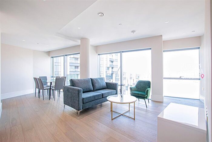 3 Bedroom Flat To Rent In Cutter Lane, London, SE10