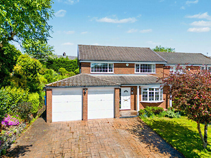4 Bedroom Detached House For Sale In Brentwood Close, Smithybridge, OL15