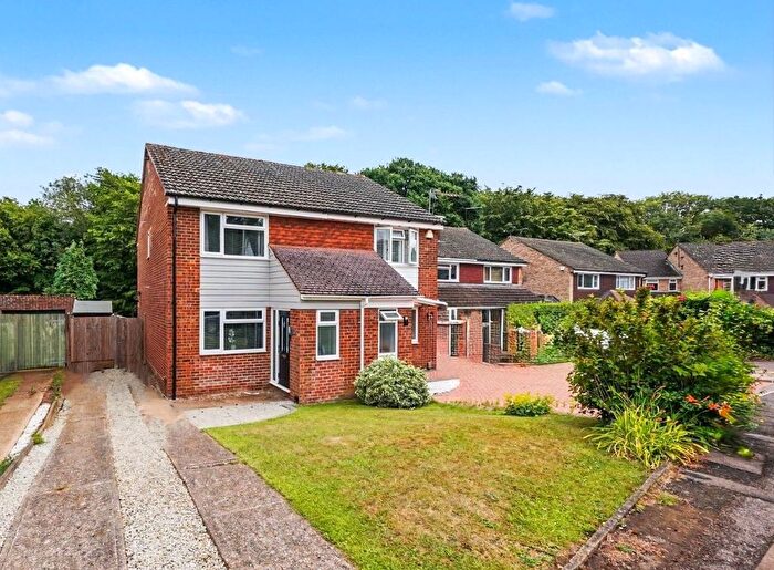 2 Bedroom Semi-Detached House For Sale In Plumtree Grove, Hempstead, ME7