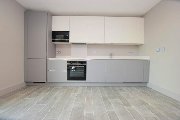 2 Bedroom Flat To Rent In Picton Street, London, SE5