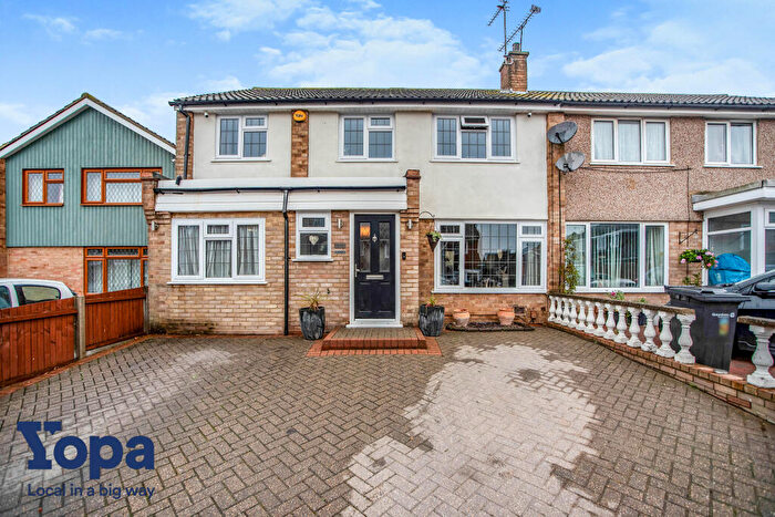 5 Bedroom Semi-Detached House For Sale In St. Botolph Road, Gravesend, DA11