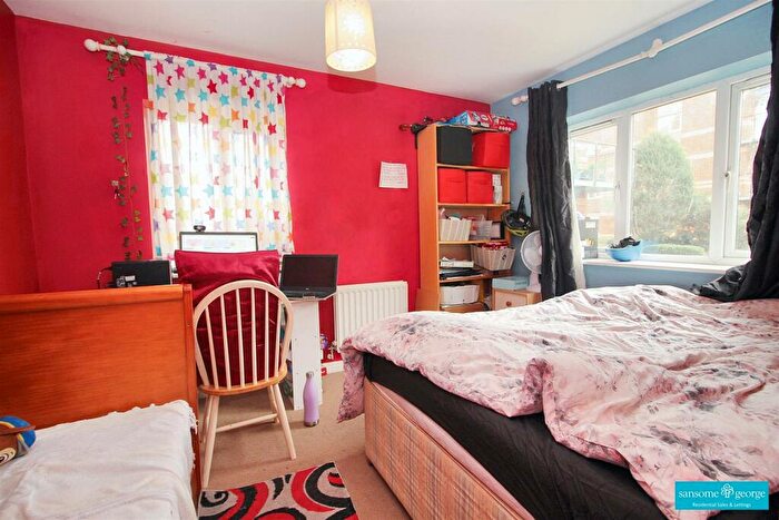 2 Bedroom Apartment For Sale In Temple Place, Reading, RG1
