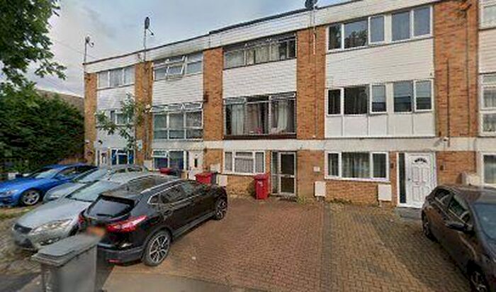 2 Bedroom Flat To Rent In Langley, Slough, SL3