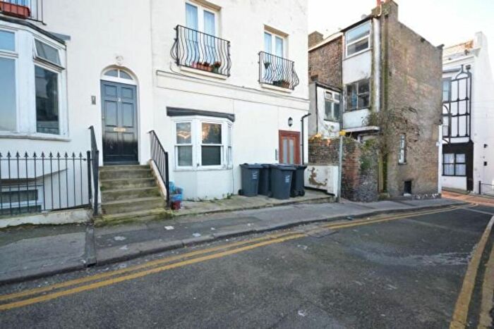 1 Bedroom Flat To Rent In Camden Road, Ramsgate, CT11