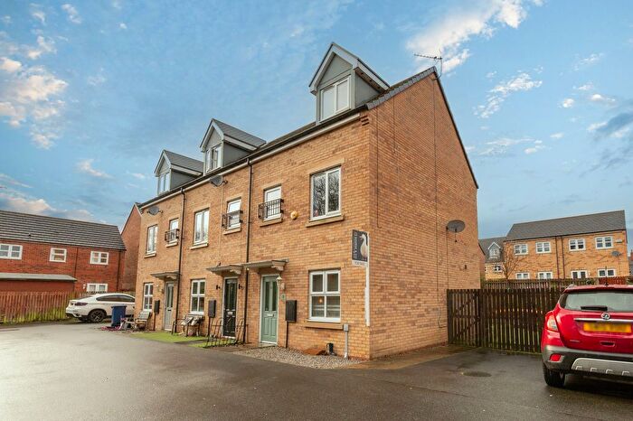 3 Bedroom Town House For Sale In Rotherdale Court, Newcastle Upon Tyne, NE6