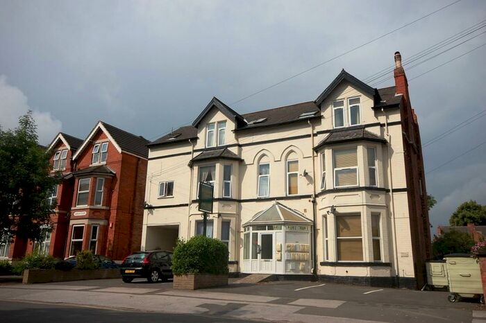 2 Bedroom Ground Flat To Rent In Bridgford Court, Musters Road, West Bridgford, Nottingham, NG2