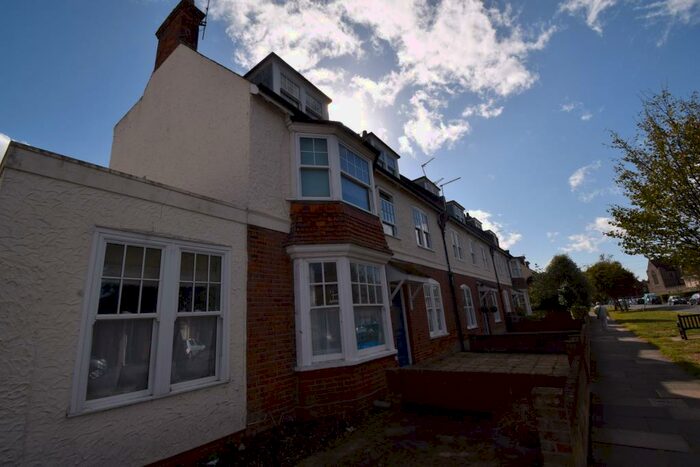 1 Bedroom Flat To Rent In Flat, Collingwood Court, Old Road, Frinton-on-Sea, CO13