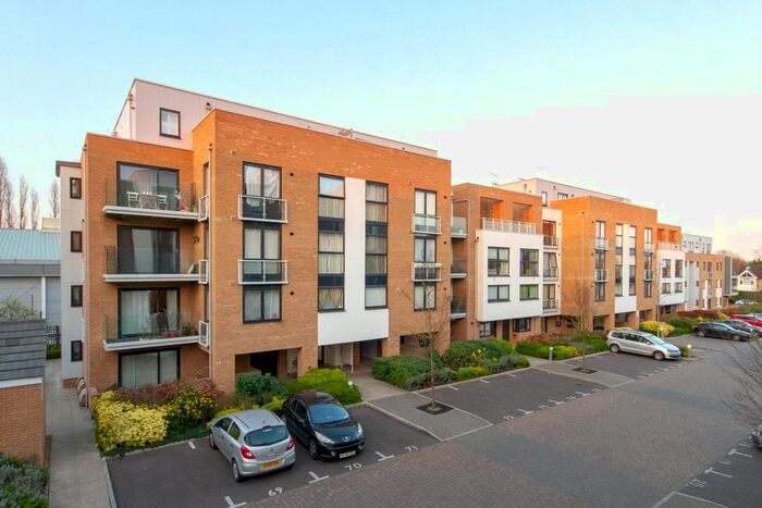 2 Bedroom Flat To Rent In Pym Court, Cromwell Road, Cambridge, Cambridgeshire, CB1