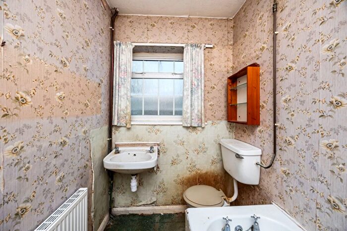 2 Bedroom Detached Bungalow For Sale In Galliers Close, Brighton, BN1