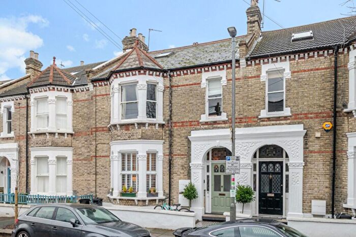 1 Bedroom Flat For Sale In Longbeach Road, Battersea, London, SW11