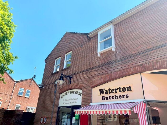 2 Bedroom Apartment To Rent In Dolphin Square, Tring, HP23