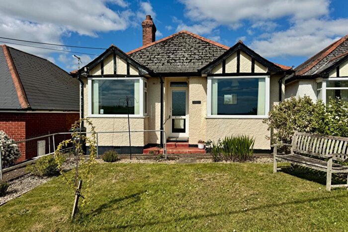 3 Bedroom Detached Bungalow For Sale In Hele Road, Bradninch, EX5