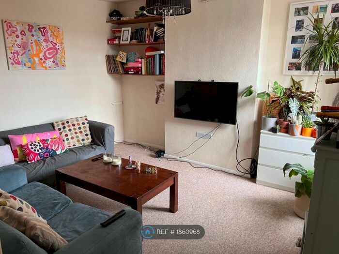 2 Bedroom Flat To Rent In Coverton Road, London, SW17