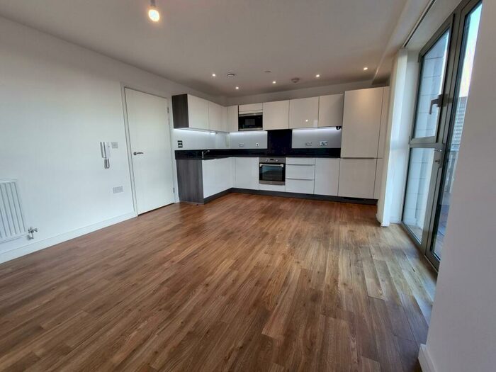 2 Bedroom Apartment To Rent In Roma Corte, Lewisham, SE13
