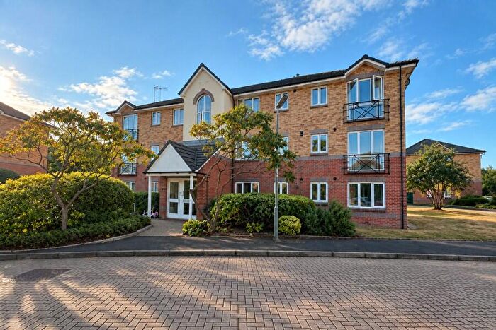 2 Bedroom Apartment To Rent In Weybridge, Surrey, KT13