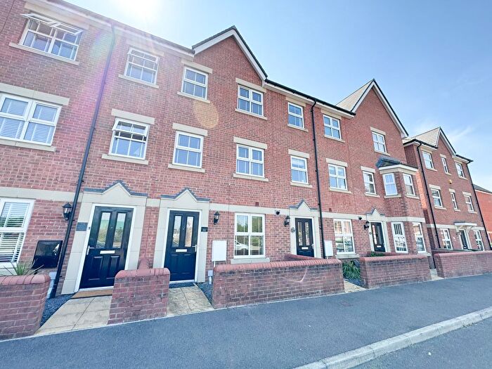 4 Bedroom Town House For Sale In Hawkins Way, Eastleigh, SO50