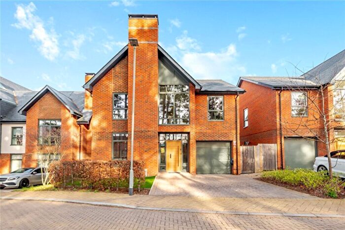 4 Bedroom Detached House For Sale In Firefly Road, Longcross, Chertsey, KT16