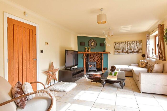 4 Bedroom Detached House For Sale In Ridge Lane, Meopham, Kent, DA13