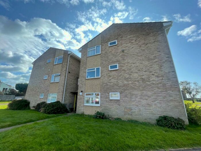 2 Bedroom Flat To Rent In Beachcroft Place, Lancing, BN15