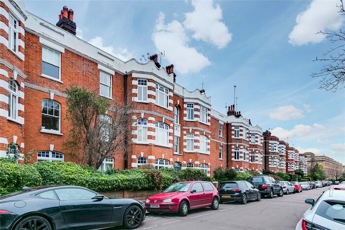 2 Bedroom Flat To Rent In Castelnau Gardens, London, SW13