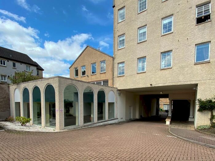 4 Bedroom Flat To Rent In Caledonian Crescent, Dalry, Edinburgh, EH11