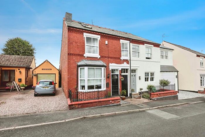 4 Bedroom Semi-Detached House For Sale In Hope Street, Stourbridge, DY8