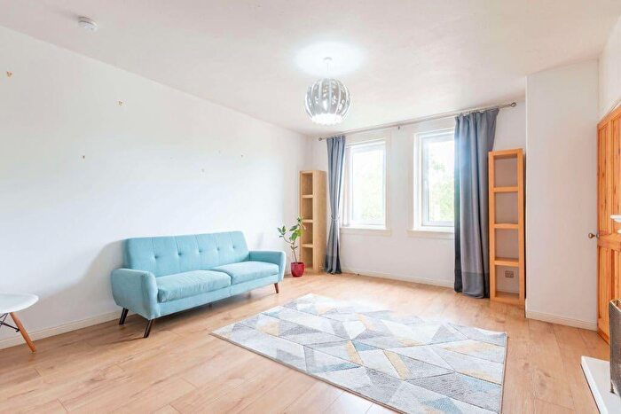 3 Bedroom Flat To Rent In L Gorgie Road, Edinburgh, EH11