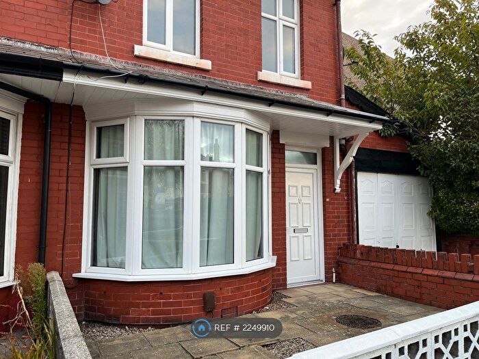 2 Bedroom End Of Terrace House To Rent In Newcastle Avenue, Blackpool, FY3