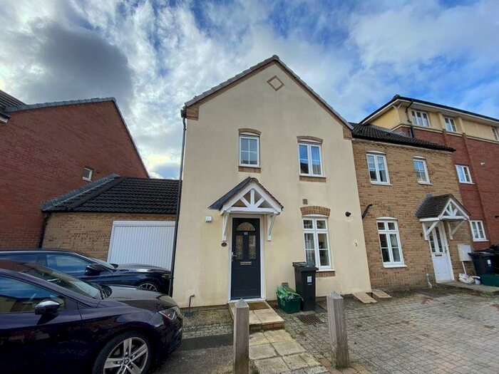 3 Bedroom Terraced House To Rent In Shepherds Walk, Bristol, BS32