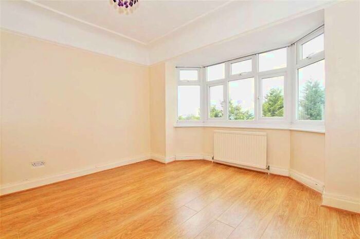 2 Bedroom Apartment To Rent In Kingsbury Road, Kingsbury, London, NW9