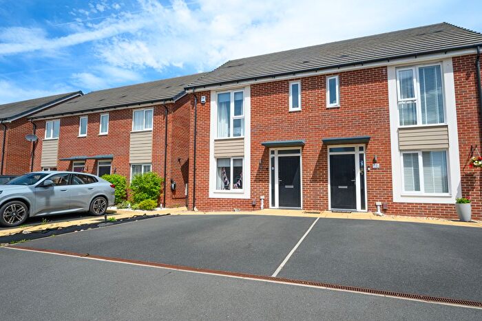 3 Bedroom Semi Detached House For Sale In Deltic Close, Newton-Le-Wilows, WA12