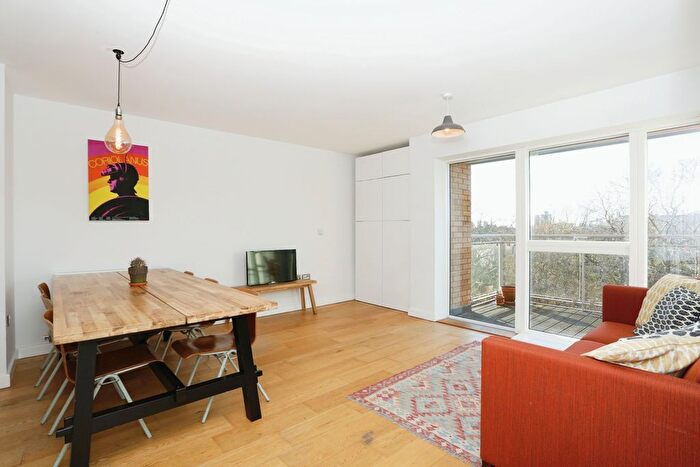 1 Bedroom Flat For Sale In Glengall Road, London, SE15