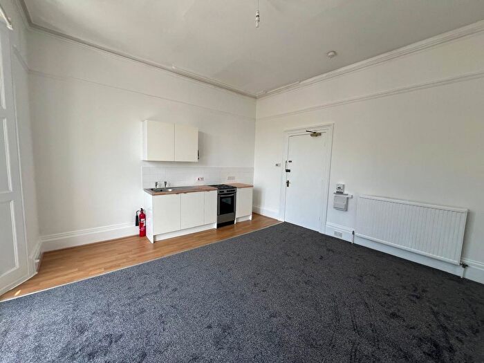 1 Bedroom Flat To Rent In Cleveland Road, Torquay, TQ2