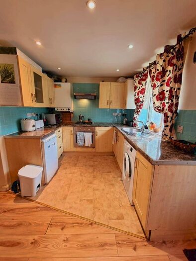 1 Bedroom Flat To Rent In Lytton Close, Northolt UB5