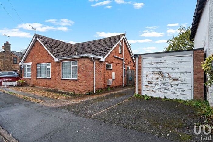 2 Bedroom Bungalow For Sale In Pound Lane, Sutton, Cambridgeshire, CB6