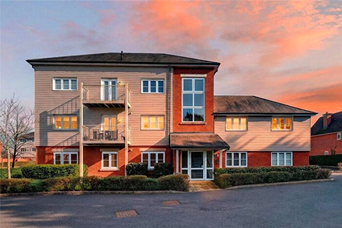 2 Bedroom Apartment For Sale In Diamond Jubilee Way, Wokingham, Berkshire, RG40
