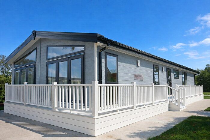 2 Bedroom Lodge For Sale In Allerthorpe, York, YO42