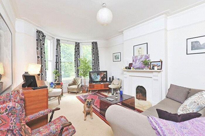 2 Bedroom Apartment To Rent In Albert Bridge Road, Battersea -, SW11