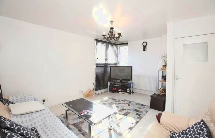 2 Bedroom Maisonette To Rent In Allen Road, Bow, London, E3