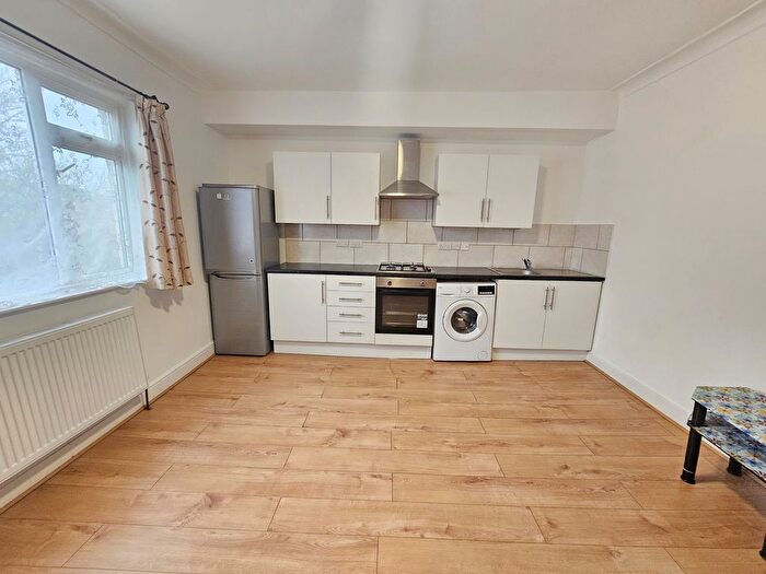 1 Bedroom Flat To Rent In Roberts Road, Shirley, Southampton, SO15