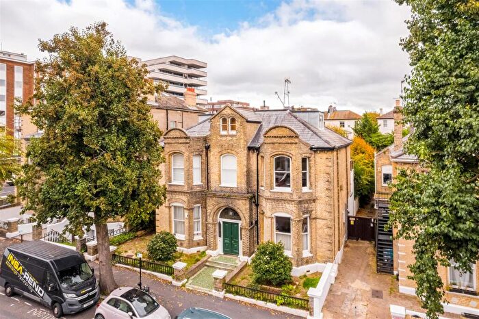 2 Bedroom Apartment For Sale In Wilbury Road, Hove, BN3