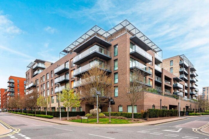 3 Bedroom Flat To Rent In Handley Drive, Kidbrooke, London, SE3