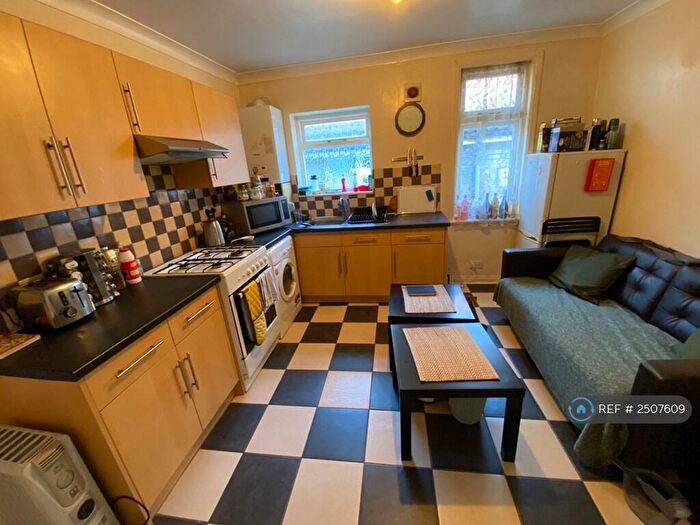 2 Bedroom Flat To Rent In Broadlands Road, Southampton, SO17