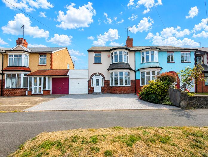 3 Bedroom Semi-Detached House For Sale In Albert Road, Oldbury, B68