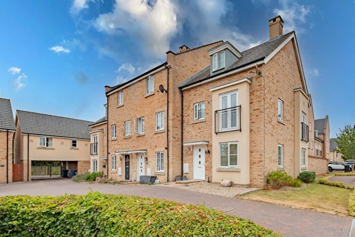 4 Bedroom End Of Terrace House For Sale In Buttercup Avenue, Eynesbury, St. Neots, Cambridgeshire, PE19