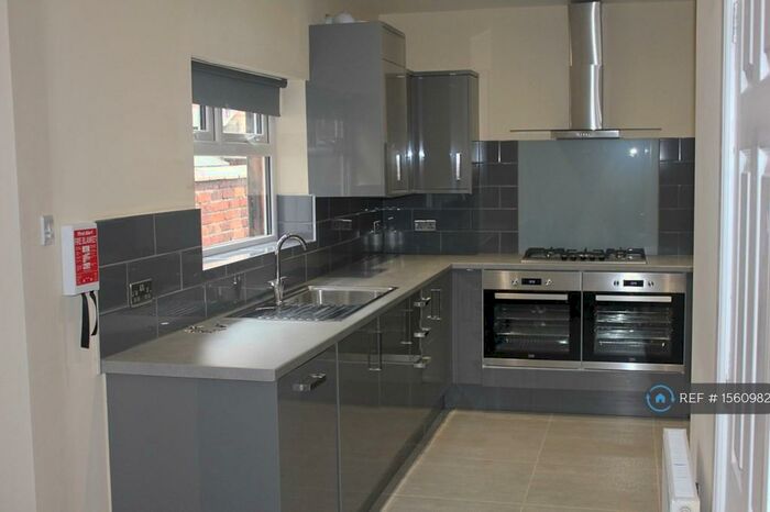 5 Bedroom Terraced House To Rent In Crofton Street, Rusholme, Manchester, M14