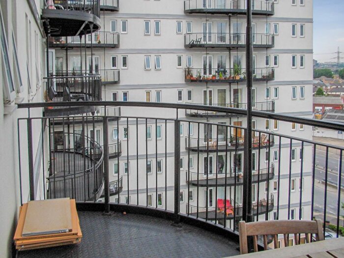 2 Bedroom Flat For Sale In High Street, London, E15