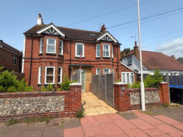 2 Bedroom Flat For Sale In Reigate Road, Worthing, BN11