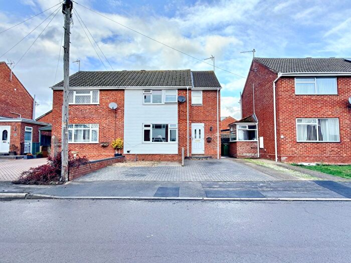 3 Bedroom Semi-Detached House For Sale In Canterbury Leys, Tewkesbury, GL20